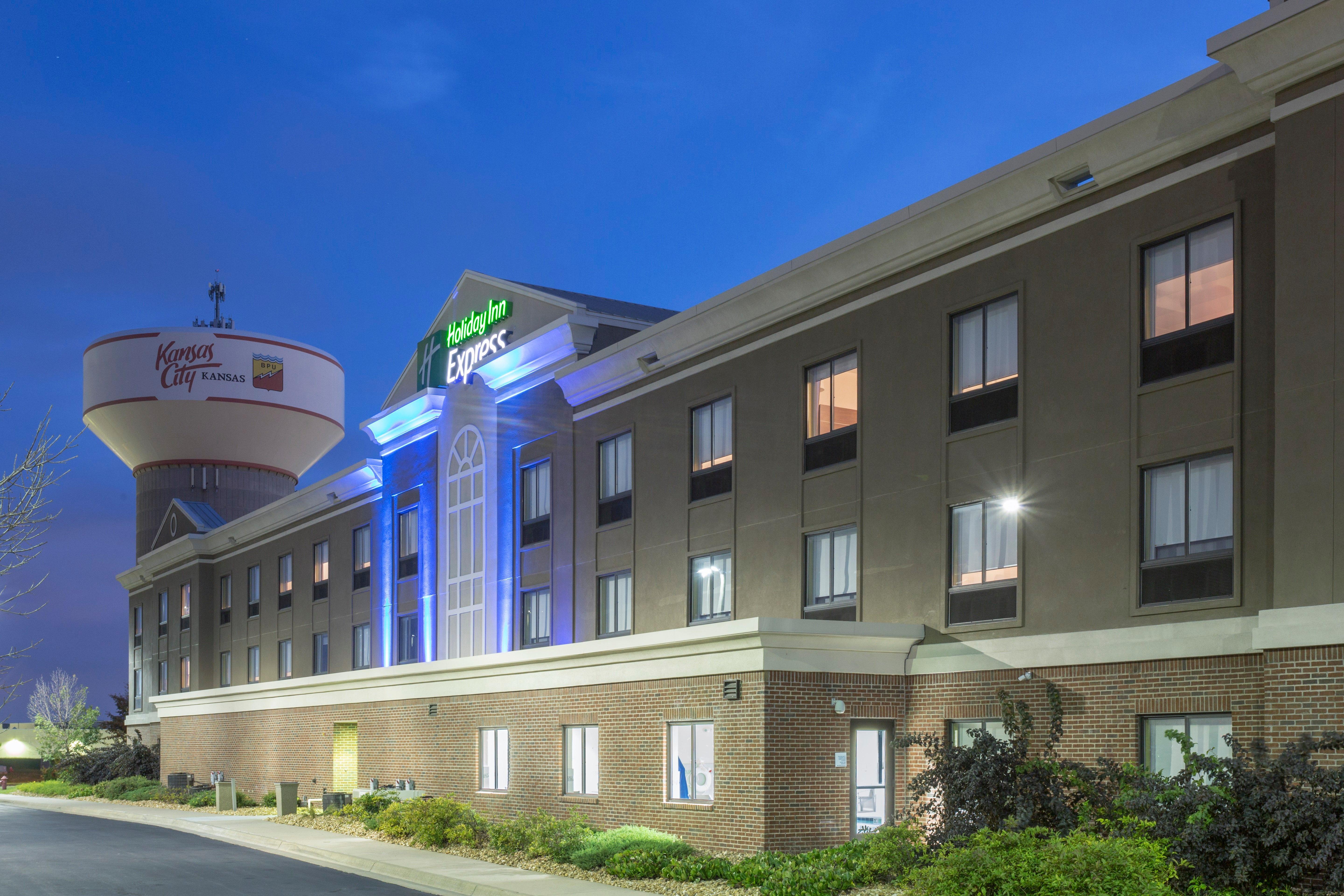 Holiday Inn Express Kansas City - At The Legends! By Ihg Bonner Springs Εξωτερικό φωτογραφία