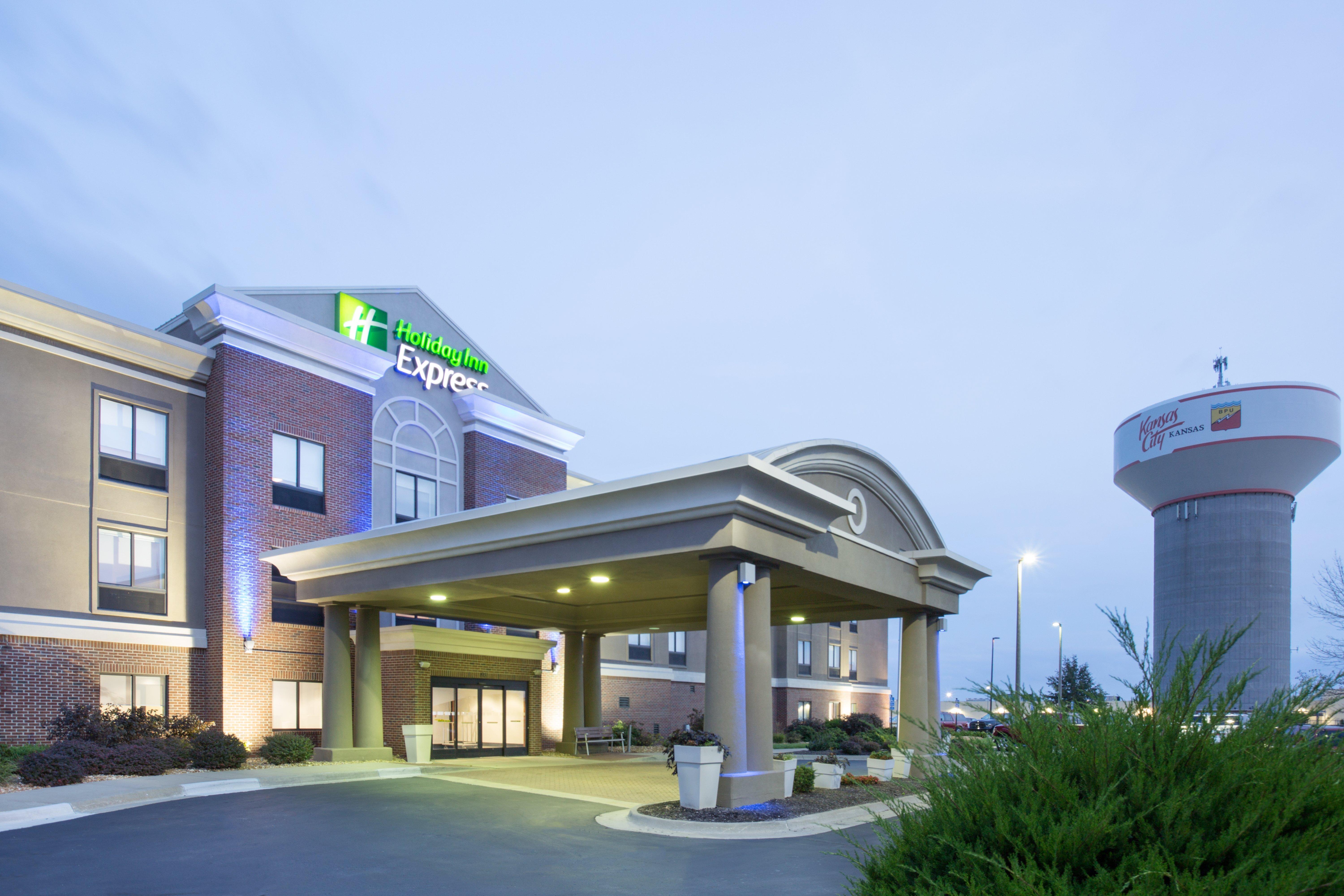 Holiday Inn Express Kansas City - At The Legends! By Ihg Bonner Springs Εξωτερικό φωτογραφία