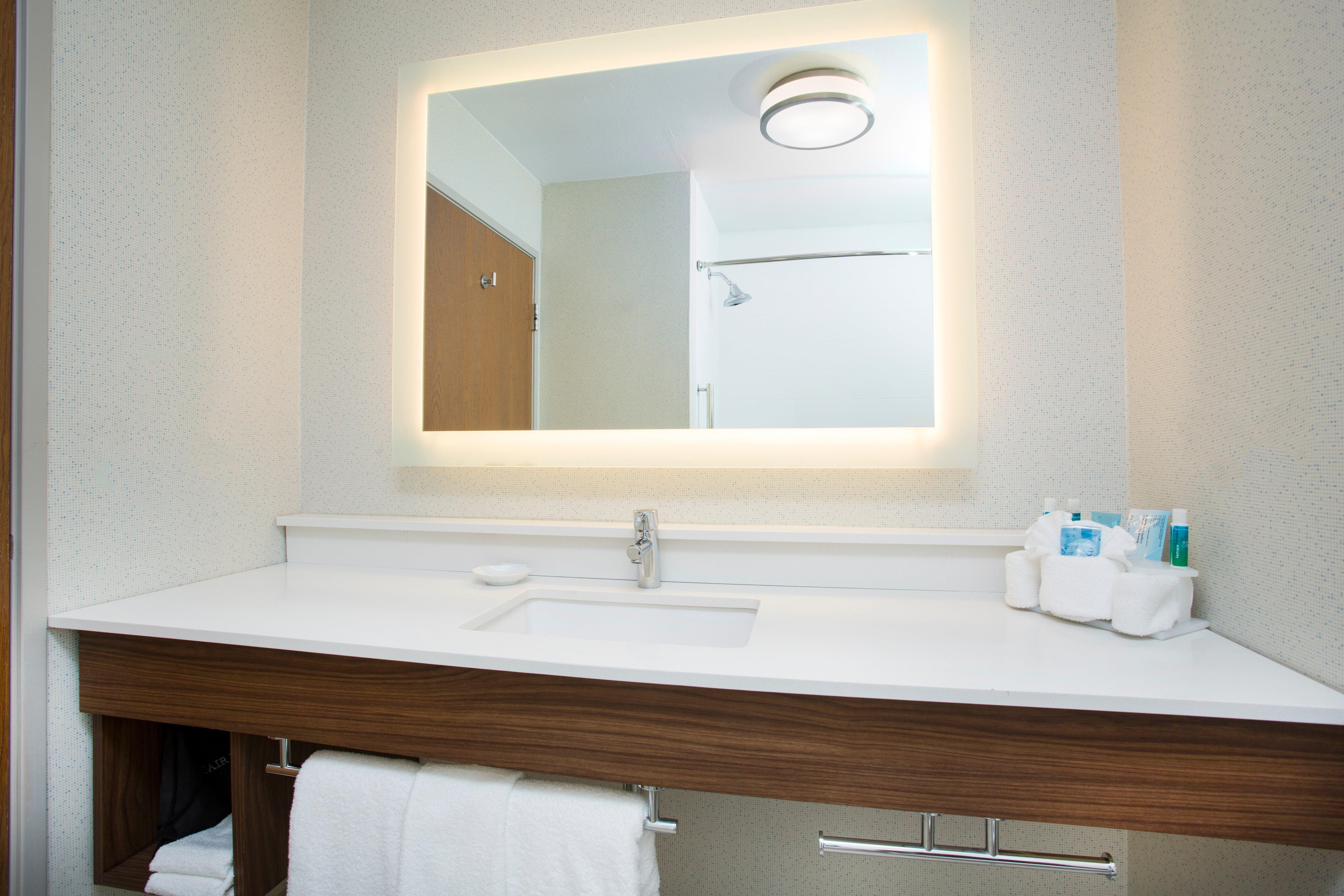 Holiday Inn Express Kansas City - At The Legends! By Ihg Bonner Springs Εξωτερικό φωτογραφία